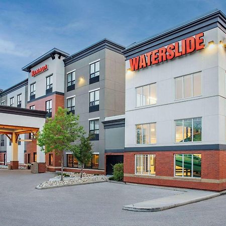 Hotel Ramada By Wyndham Cochrane Exterior foto